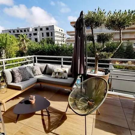 Апартаменти Perfect Place To In Juan-les-pins *